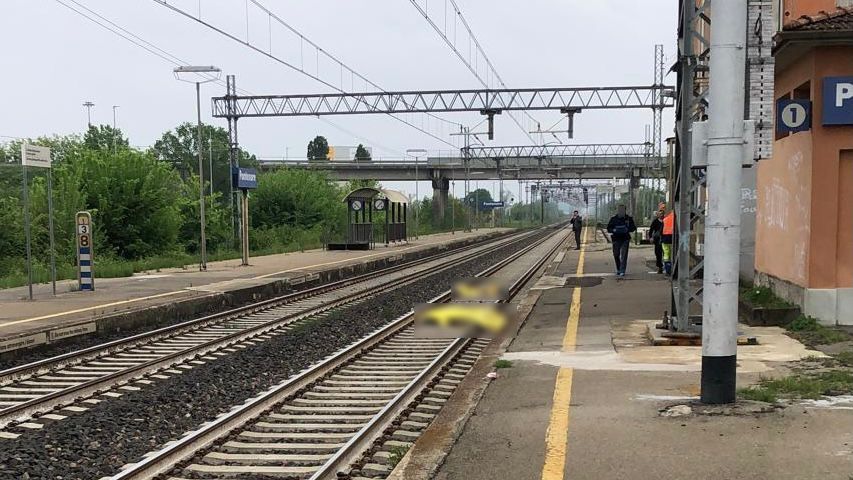 Donna Travolta E Uccisa Da Un Treno A Pontenure Chiusa La Tratta Parma