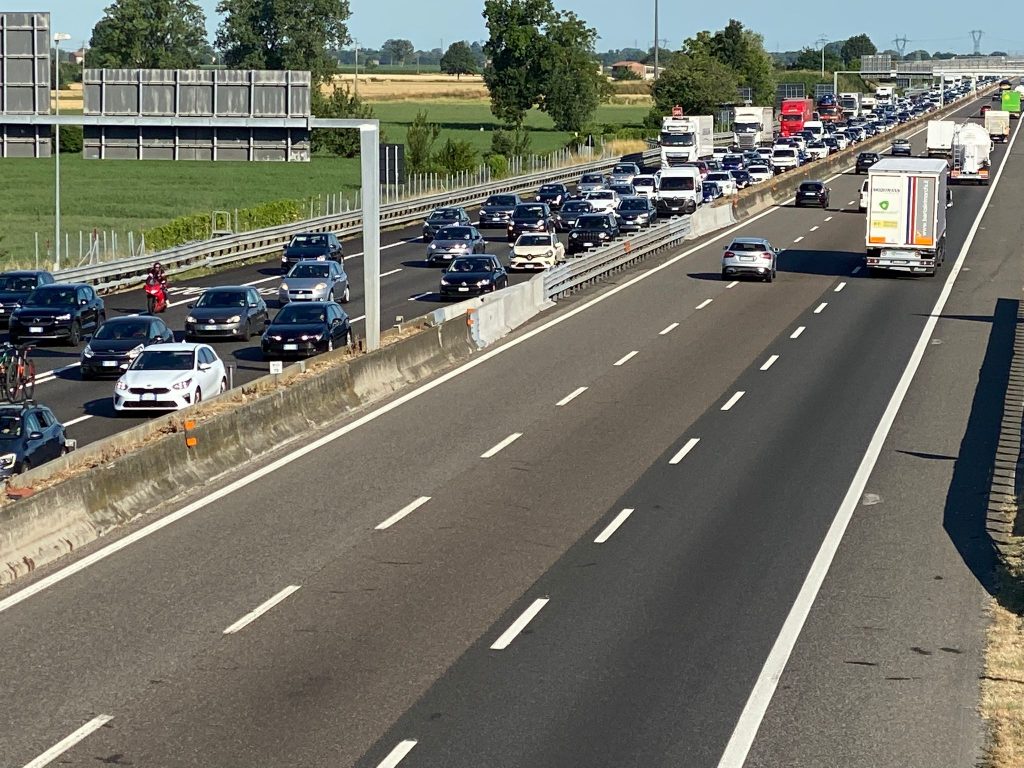 Tamponamento Tra Quattro Auto In A A Fiorenzuola Lunghe Code Verso