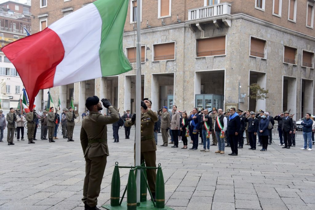 Commemorazione Dei Caduti Di Tutte Le Guerre Posata La Corona D Alloro