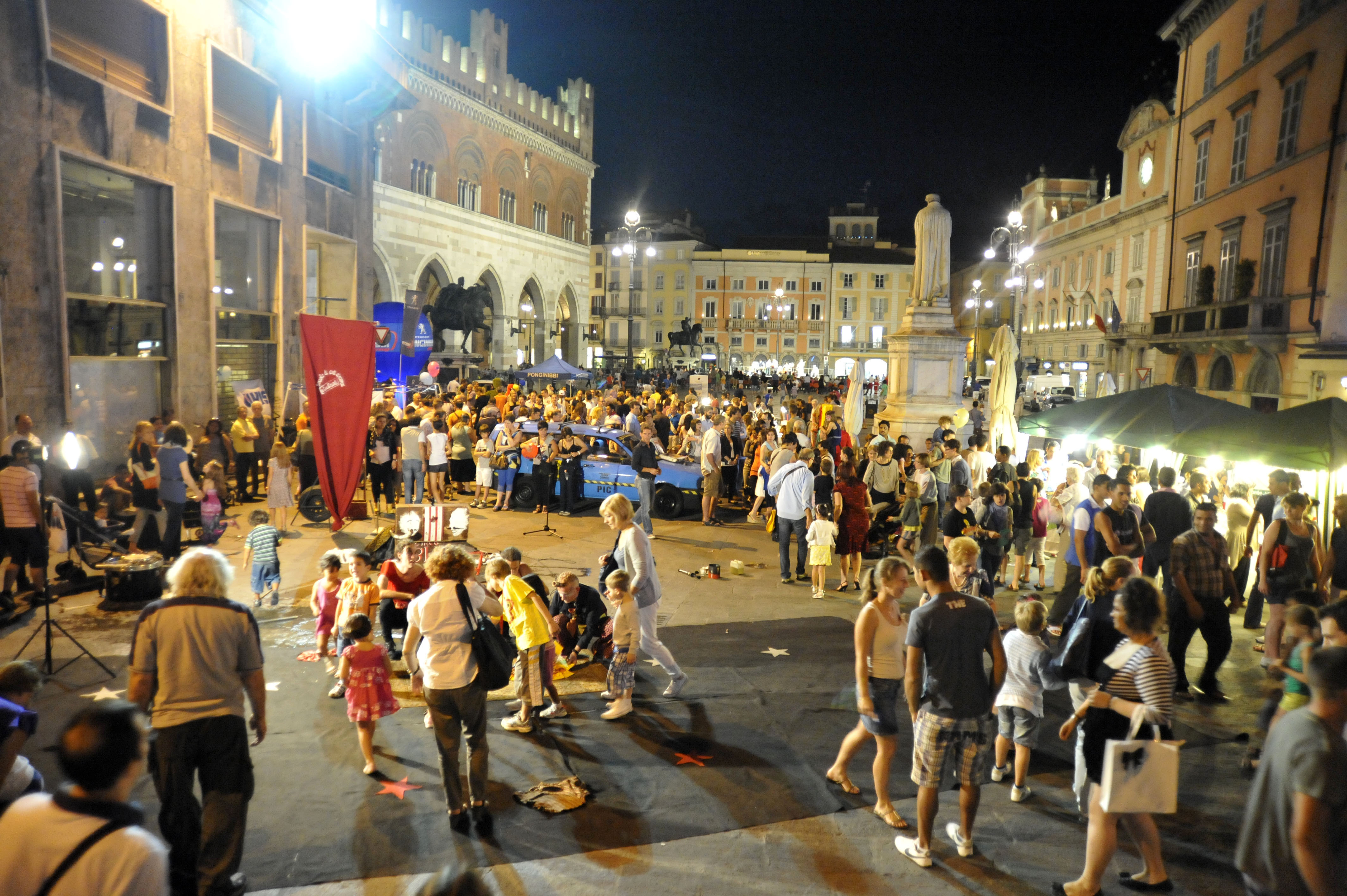 Venerdì piacentini: movida nelle vie del centro storico ...