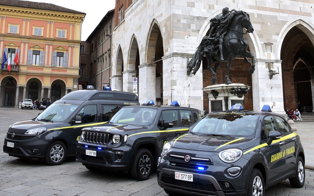 Immigrazione Clandestina Arresti E Denunce Della Guardia Di Finanza