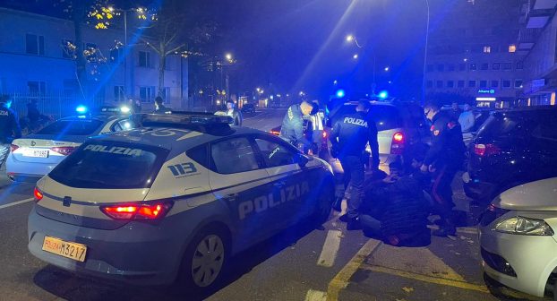 Posti di blocco fuori dal raduno tuning: 'Non siamo criminali